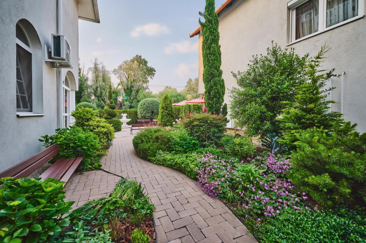 Tokajer Wellness Panzio Hotel Keszthely Exterior photo