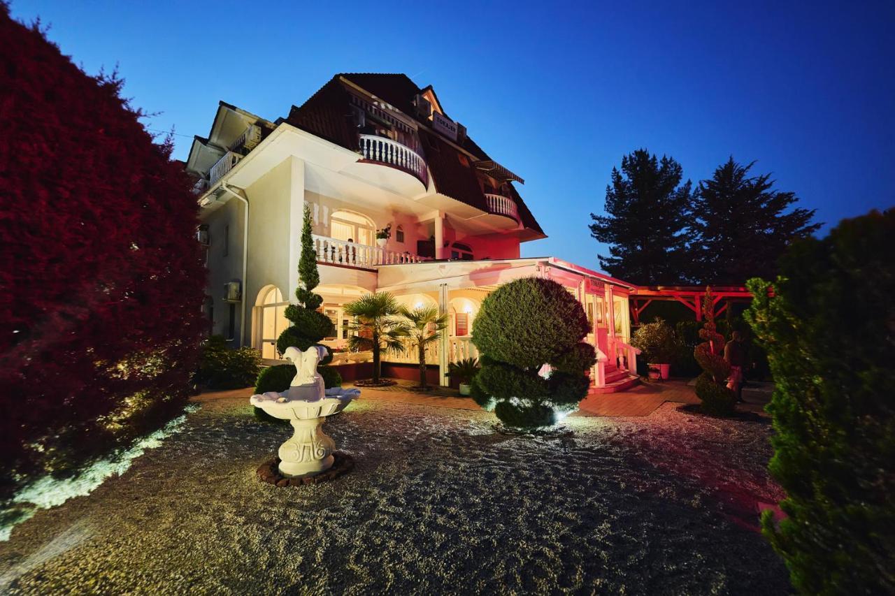 Tokajer Wellness Panzio Hotel Keszthely Exterior photo